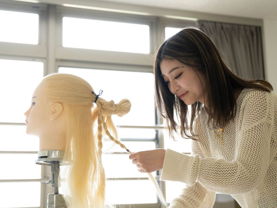 東京マックス美容専門学校 | 学校案内、資料請求はコチラ | ベスト進学